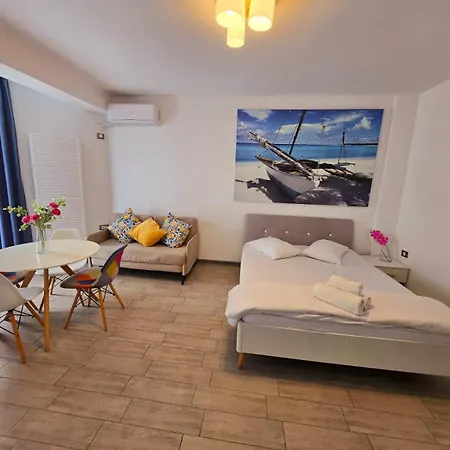 Grand - Pool & Prima Linie La Mare شقة