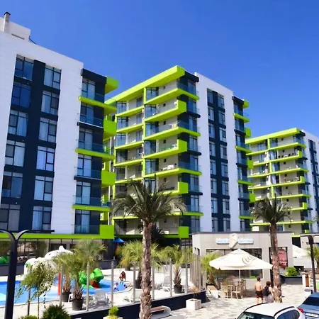 Grand - Pool & Prima Linie La Mare *