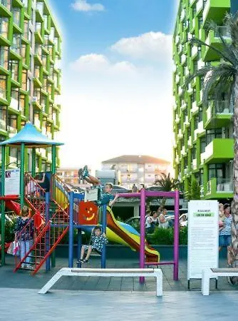Grand - Pool & Prima Linie La Mare